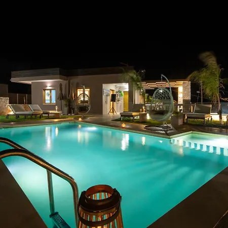 Βίλα Lady Dafni With Private Heated Pool Μάλεμε