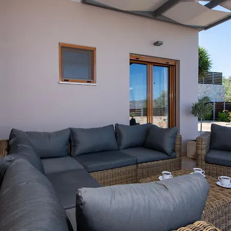 Lady Dafni With Private Heated Pool *