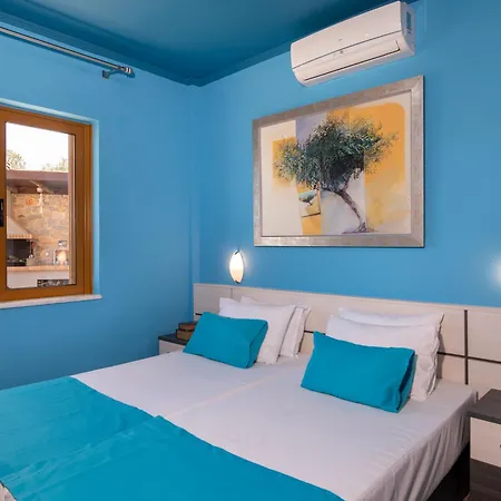 Lady Dafni With Private Heated Pool Βίλα Μάλεμε