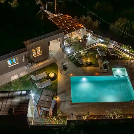 Lady Dafni With Private Heated Pool Βίλα