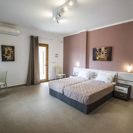 Lady Dafni With Private Heated Pool Μάλεμε