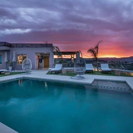 Lady Dafni With Private Heated Pool